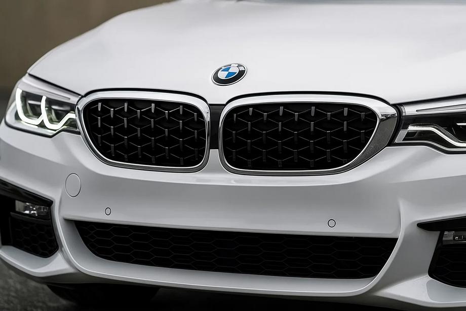 BMW Seria 5 G30/G31 2017–2023 Nerki Diamond Black V1 (2017-2020, chromowana ramka) Image