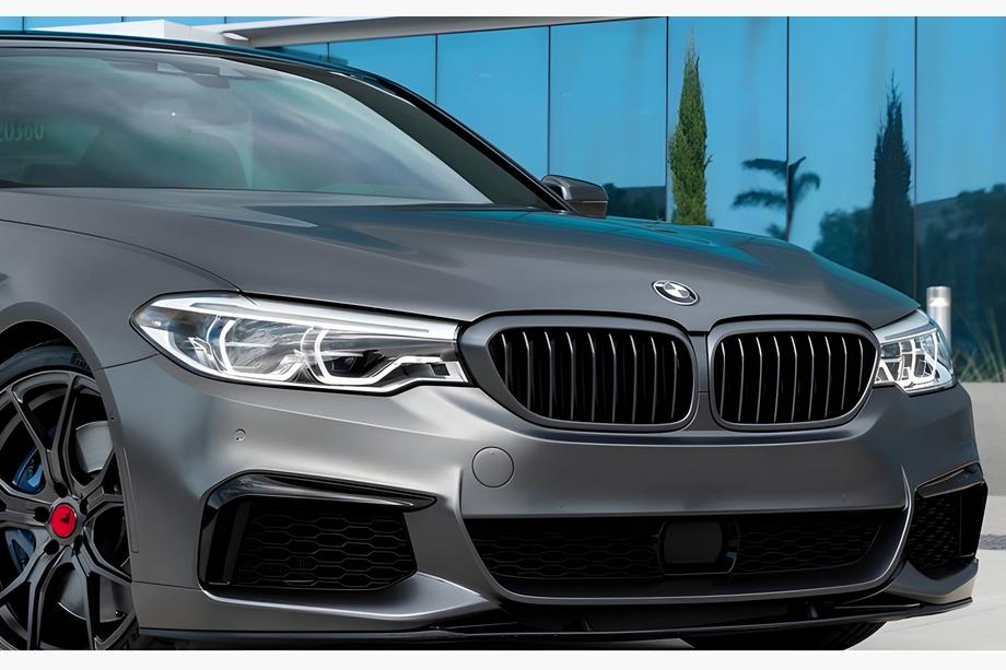 BMW Seria 5 G30/G31 2017–2023 Nerki 1 Listwa (2017-2020, Czarny Mat) Image
