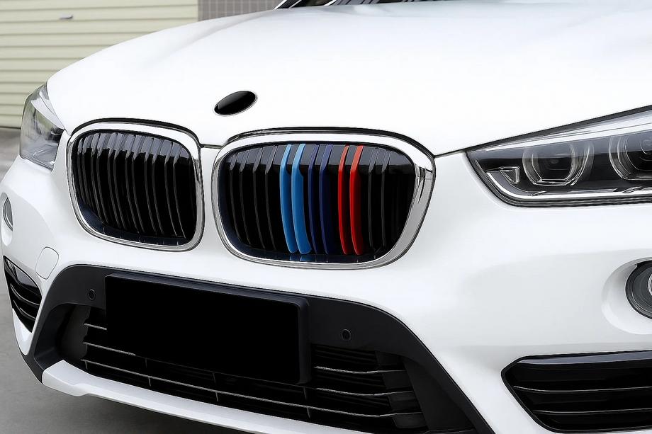 BMW X1 F48 2015-2022 Nerki M-Look (2015-2019, M-Color z chromowaną ramką) Image