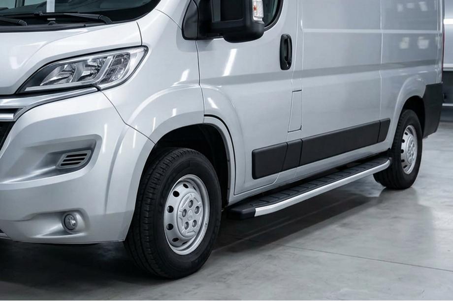 Citroen Jumper 2007-2025 Progi Boczné Fullmond (2 szt, aluminium) Image