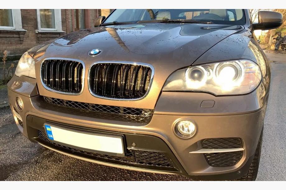 BMW X5 E70 2007-2013 Nerki M-Look (Czarny Połysk z Chromowaną Ramką) Image