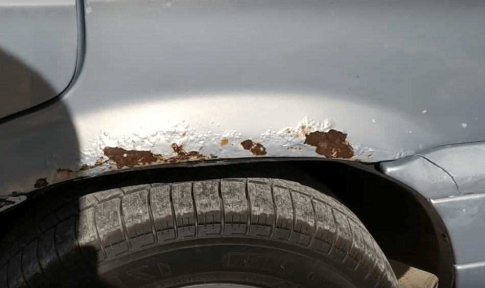 Jak niebezpieczne są „grzyby” na karoserii samochodu?