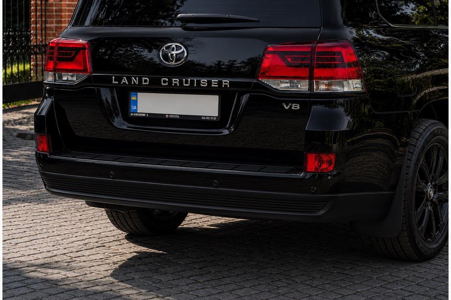 Toyota Land Cruiser 200 2007-2021 Tylny dyfuzor bez chromu 2016-2021 (Executive 2019/2021) Biały Zdjęcia 2