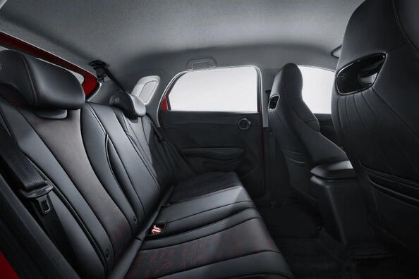 Recenzja elektrycznego hatchbacka BYD e2 Zdjęcie 6