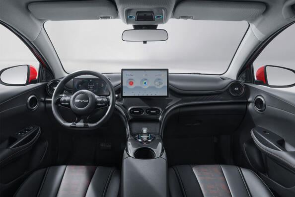 Recenzja elektrycznego hatchbacka BYD e2 Zdjęcie 5