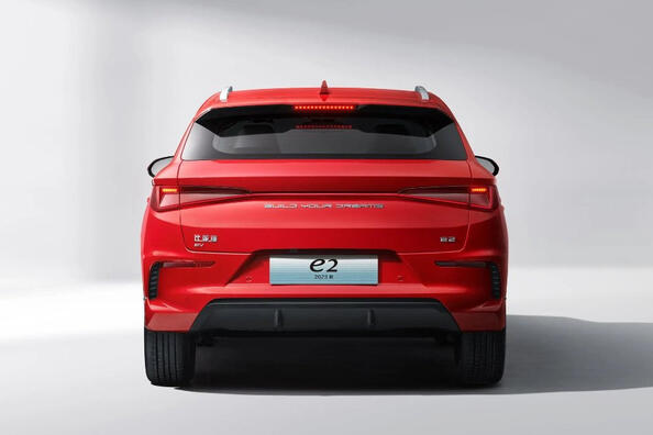 Recenzja elektrycznego hatchbacka BYD e2 Zdjęcie 4