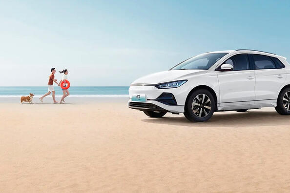 Recenzja elektrycznego hatchbacka BYD e2 Zdjęcie 2