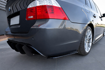 BMW 5 Series E60/E61 2003-2010 Nakladki Tylne Flap DPT (Czarny Polysk) zdjęcia 2