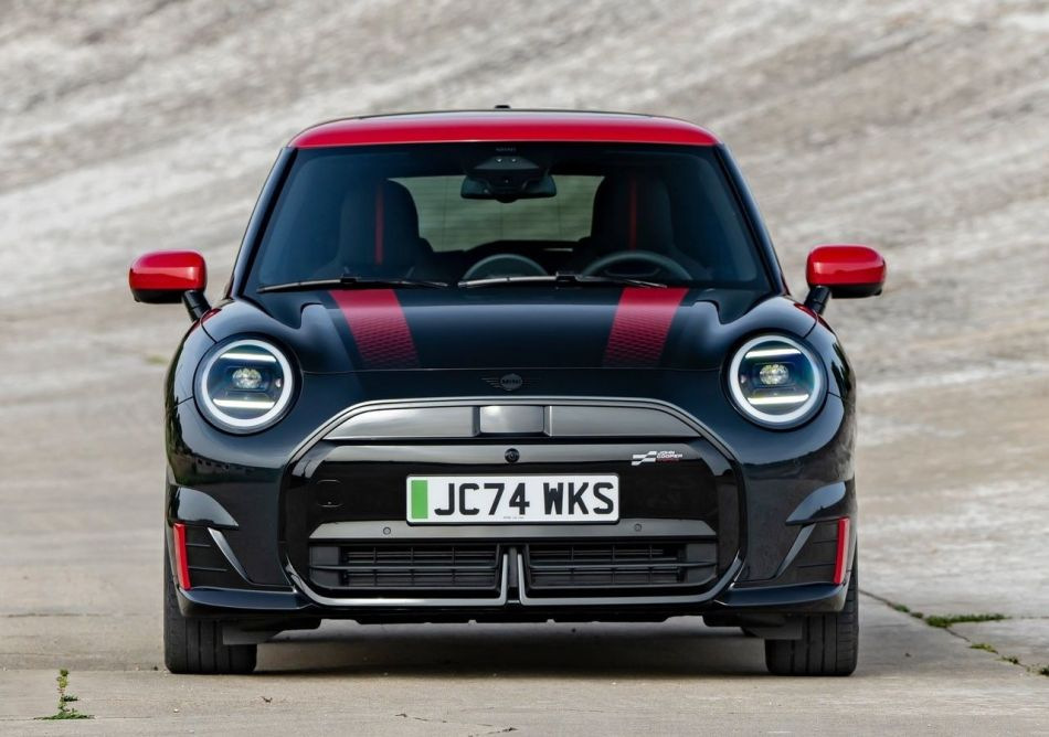 MINI John Cooper Works Electric hatchback recenzja