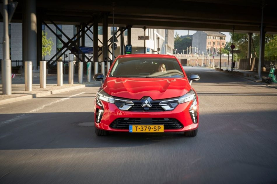 Mitsubishi Colt 7: Dane techniczne, wyposażenie i funkcje