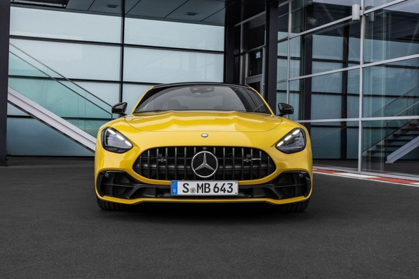 Recenzja Mercedesa-AMG GT Coupe: sportowa moc i elegancja Zdjęcie 1