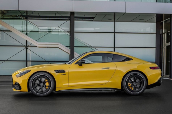 Recenzja Mercedesa-AMG GT Coupe: sportowa moc i elegancja Zdjęcie 3