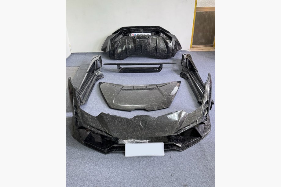 Lamborghini Huracan 2014- Zestaw body kit LRT (Kuty karbon) Image