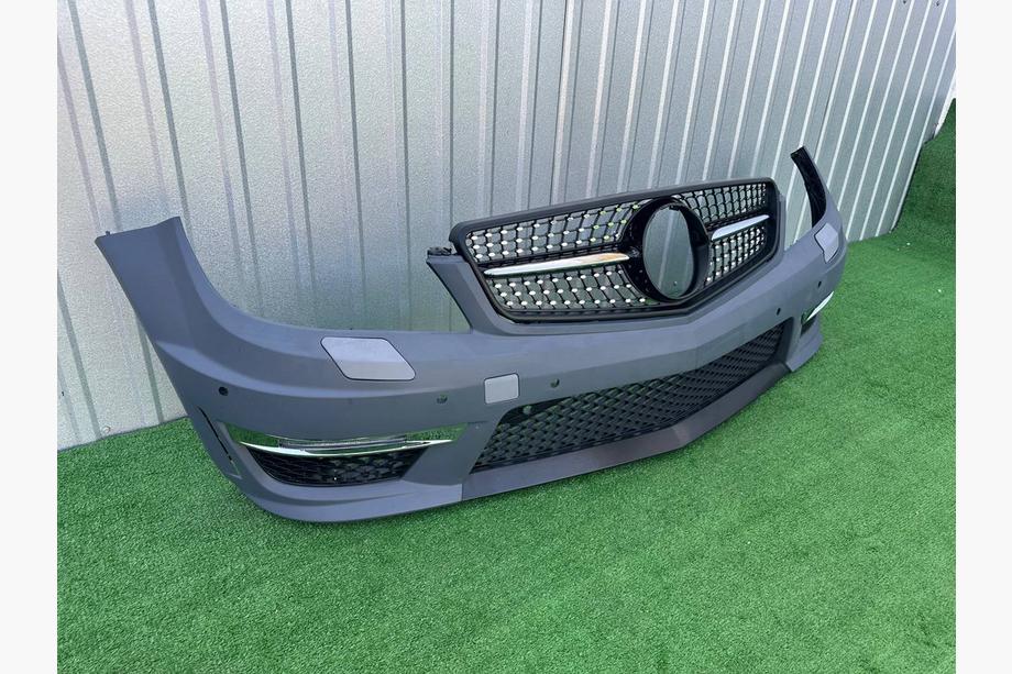 Mercedes C-class W204 2007-2015 Przedni zderzak 2011-2014 AMG C63 z grillem Diamond Black Zdjęcia 1
