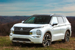 Mitsubishi Outlander PHEV 2024 Recenzja: Hybryda na długie drogi zdjęcia 3