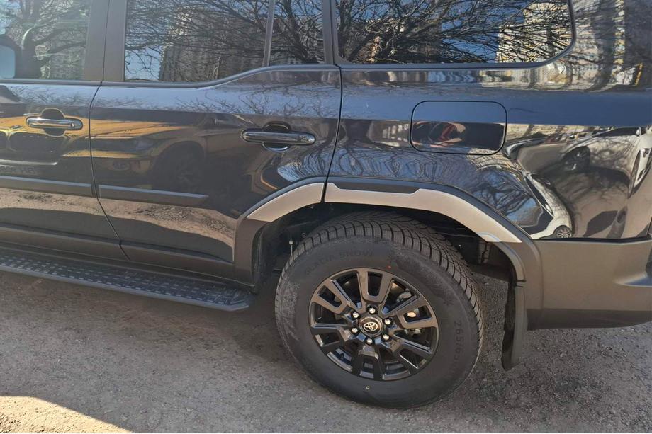 Toyota Land Cruiser Prado 250 2023- Nakładki na nadkola Zdjęcia 5