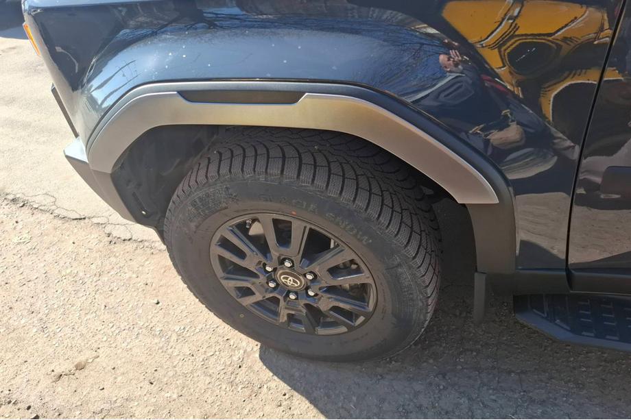 Toyota Land Cruiser Prado 250 2023- Nakładki na nadkola Zdjęcia 3