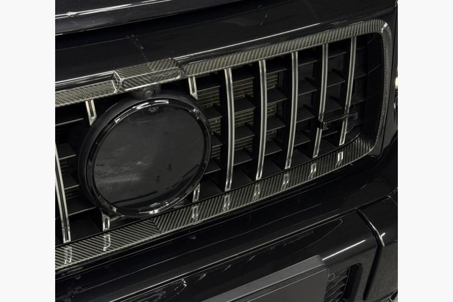 Mercedes G class W463 2018-2024 Obramowanie Atrapy Chłodnicy (Carbon) Image