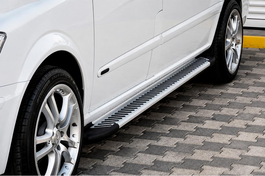 Mercedes Vito W639 2004-2014 Progi Boczné Line (2 szt., Aluminium) Image