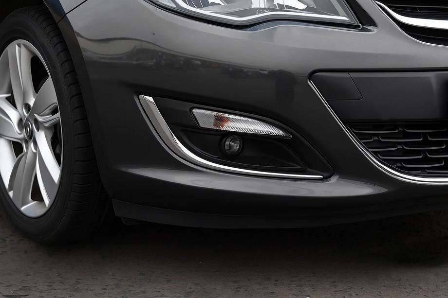 Opel Astra J 2009-2015 Nakładki na światła przeciwmgielne (2 szt., stal nierdzewna) 2013-2017, Carmos Image