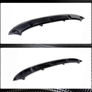 Lotka Przedniego Zderzaka Lip V3 do GTI HB 2010-2013 Carbon zdjęcia 3