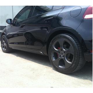 Progi Boczne (do GTI HB 2010-2013, Carbon) zdjęcia 3