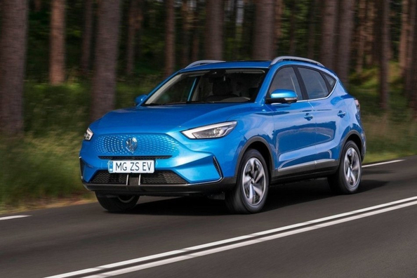 Zaktualizowany MG ZS EV: recenzja elektrycznego crossovera