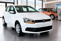 Volkswagen Polo 2010-2017 Reflektory przednie (2 szt) zdjęcia 1