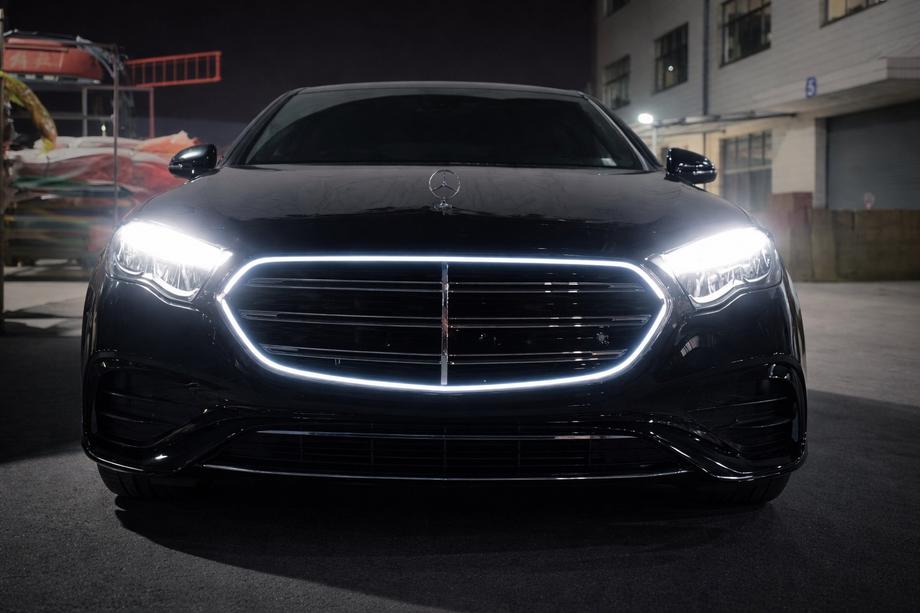 Mercedes E-class W214 2023- Przedni grill w stylu W223 AMG-Line z LED Image
