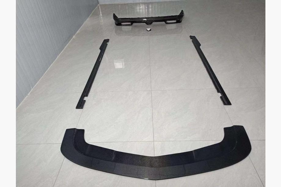 Dodge Challenger 2008-2023 Kompletny body kit Carbon FullSet Image