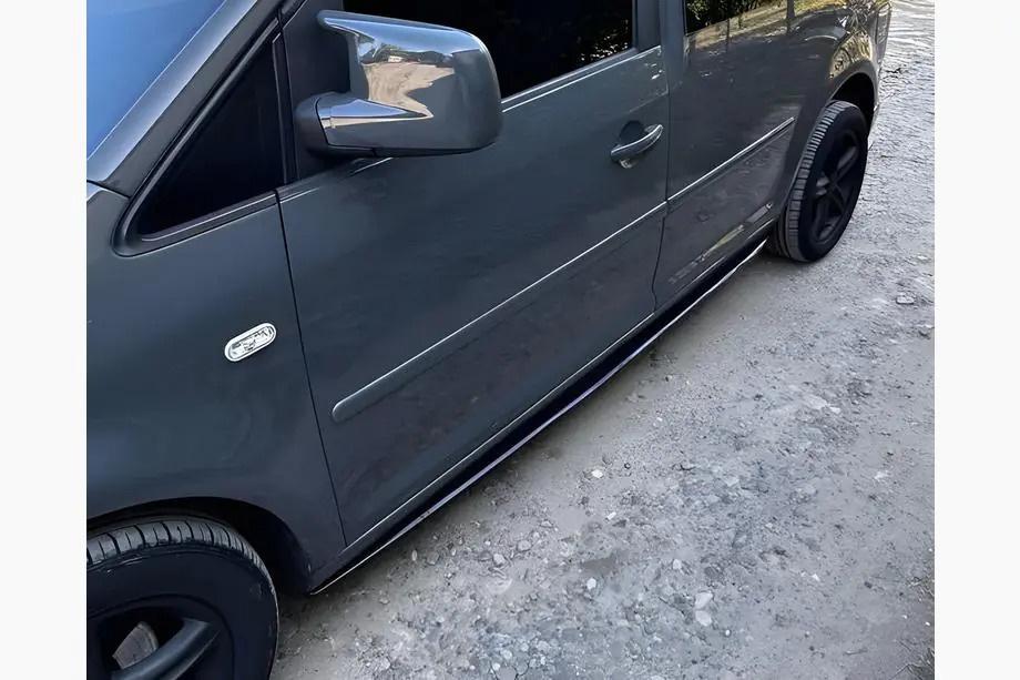 Volkswagen Caddy 2010-2015 Progi Boczne Performance (czarne) Image