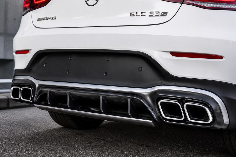 Mercedes GLC coupe C253 2016-2023 Tylny Dyfuzor z Końcówkami Srebrny (Design AMG63 2020-2022) Zdjęcia 2