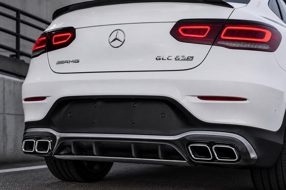 Mercedes GLC coupe C253 2016-2023 Tylny Dyfuzor z Końcówkami Srebrny (Design AMG63 2020-2022) Zdjęcia 3