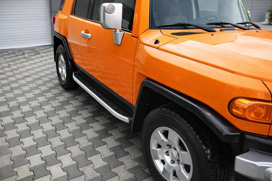 Toyota FJ Cruiser 2006-2022 Progi boczne Fullmond (2 szt., aluminium) Image