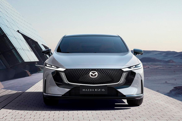 Recenzja hybrydowego liftbacka Mazdy EZ-6