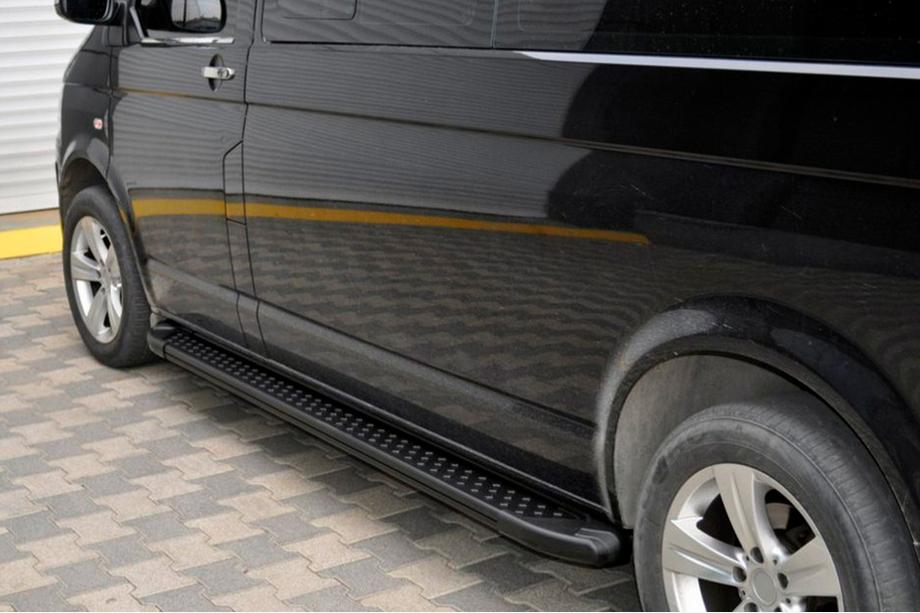 Volkswagen T5 Caravelle 2004-2010 Progi boczne typ X5 czarne (2 szt., aluminium) Krótki Rozstaw Osi Zdjęcia 5