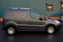 Peugeot Partner Tepee 2008-2018 Relingi dachowe Skyport (szary mat) zdjęcia 6