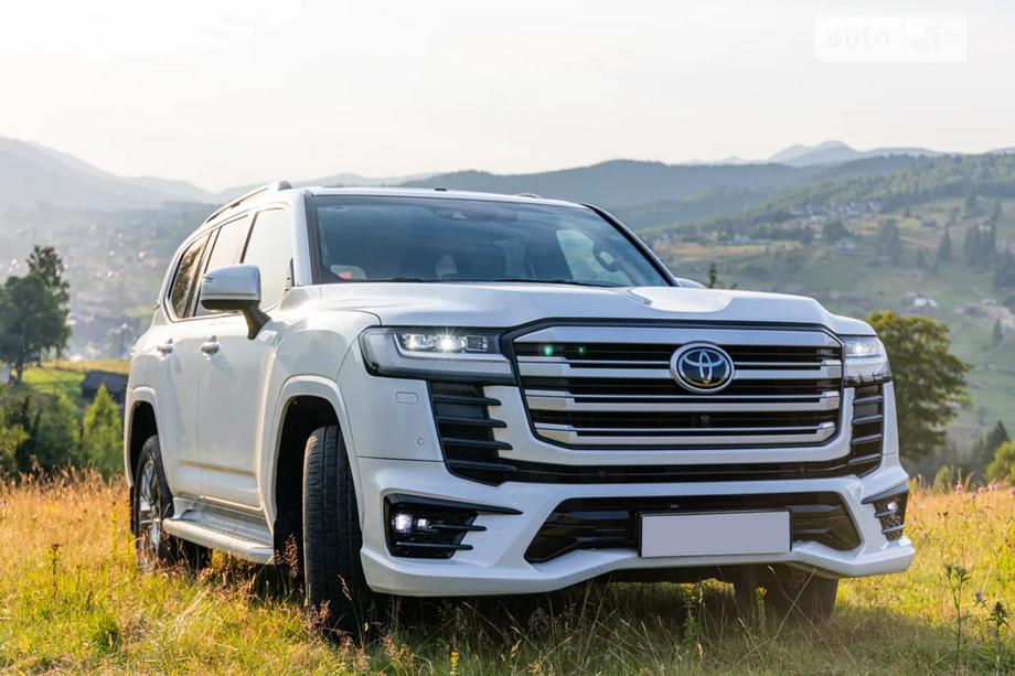 Toyota Land Cruiser 300 2021- Nakładka na Przedni Zderzak GXR Czarny Zdjęcia 2