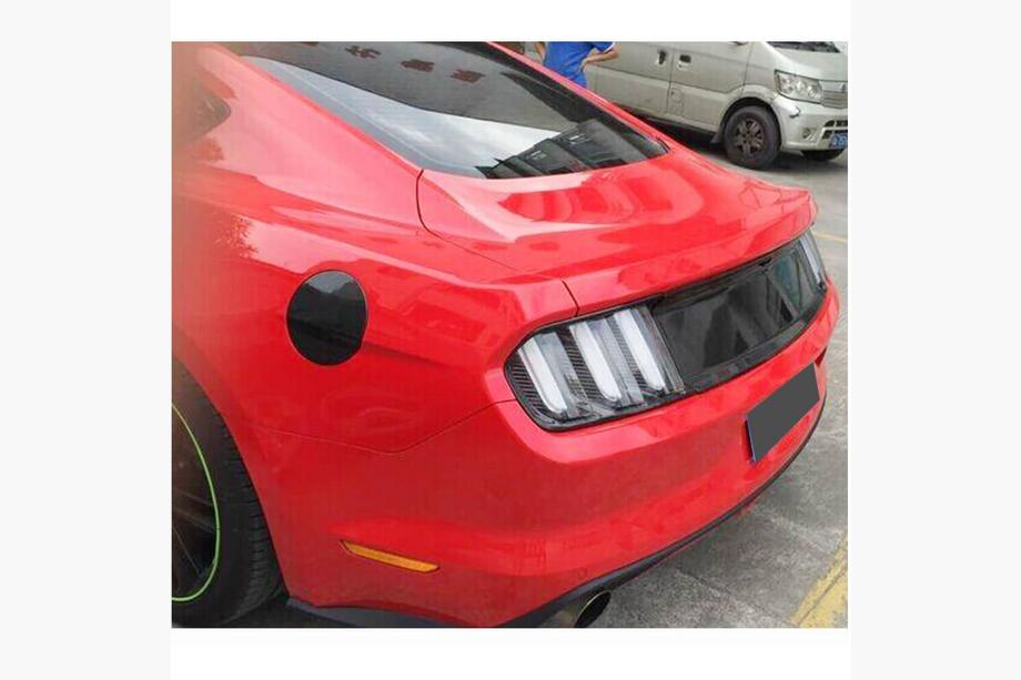 Ford Mustang 2015-2023 Nakładki na Tylne Lampy (2015-2017, Carbon) Zdjęcia 3