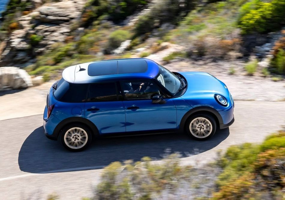 Recenzja nowego 5-drzwiowego Mini Hatch (F65): Czwarta generacja kultowego hatchbacka