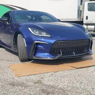 Nakładka na przedni zderzak Lip V2 (2021-2023, Carbon) zdjęcia 3