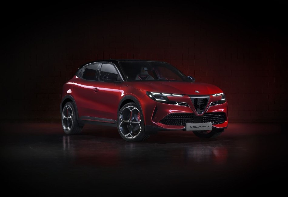 Alfa Romeo Junior Electric: Recenzja kompaktowego elektrycznego crossovera