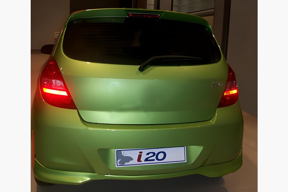 Hyundai I-20 2008-2012 Tylny dolny spoiler (zagruntowany do malowania) Image