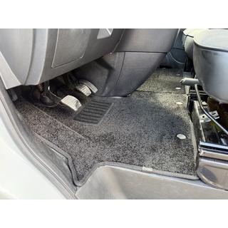 Dywaniki welurowe Deluxe (2 szt, czarne) Renault Trafic 2015- zdjęcia 1