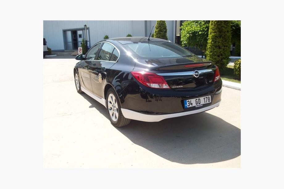 Opel Insignia 2008-2017 Tylny dolny spoiler (zagruntowany do malowania) Zdjęcia 3