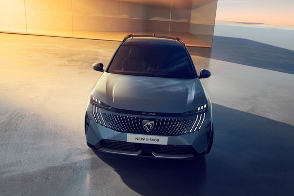 Peugeot e-5008 2024: Recenzja elektrycznego siedmioosobowego crossovera