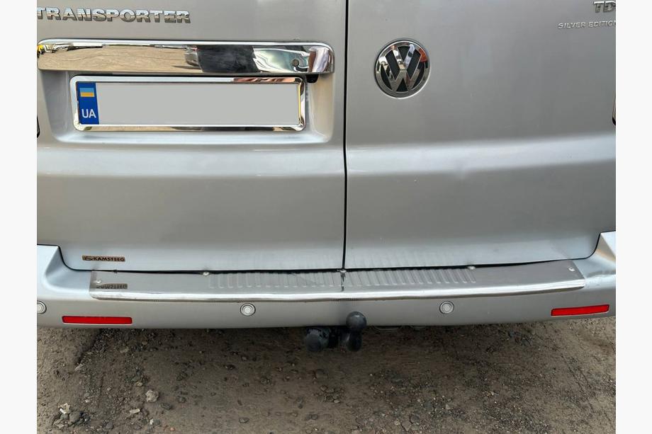 Volkswagen T5 Transporter 2003-2010 Listwa chromowana nad tablicą rejestracyjną do drzwi skrzydłowych (stal nierdzewna) Carmos - Turecka Stal Nierdzewna Zdjęcia 8