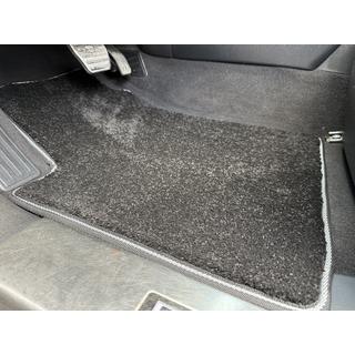 Dywaniki welurowe Deluxe (3 rzędy, Czarny) Nissan Patrol Y62 2010-2024 zdjęcia 2