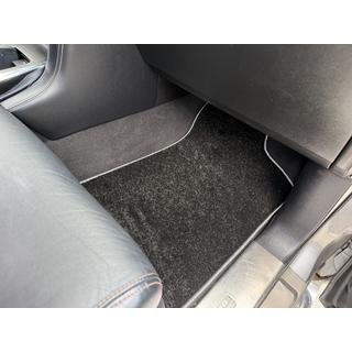 Dywaniki welurowe Deluxe (3 rzędy, Czarny) Nissan Patrol Y62 2010-2024 zdjęcia 3