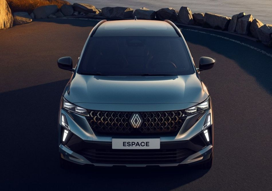 Renault Espace 2025: Recenzja zaktualizowanego samochodu rodzinnego